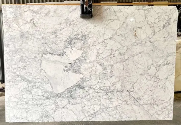 Arabescato Fiorentino marble slab with fine grey veining